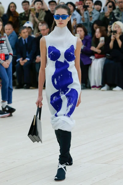 Look 12